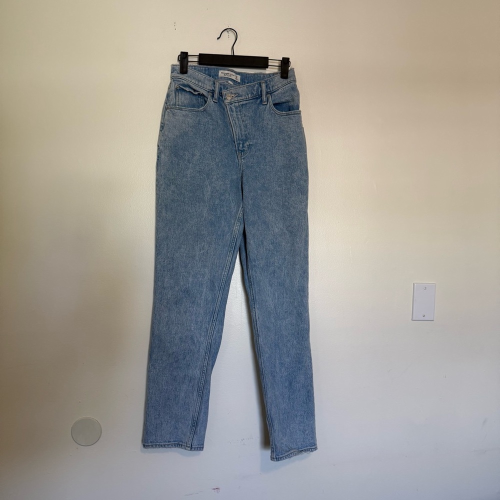 Abercrombie & Fitch High-Rise Light Blue Jeans